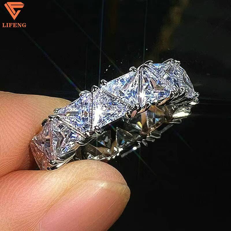 New Design Custom 925 Sterling Silver Fashion Jewelry Rings Iced Out VVS Moissanite Diamond Triangle Cut Ring for Trendy Girls