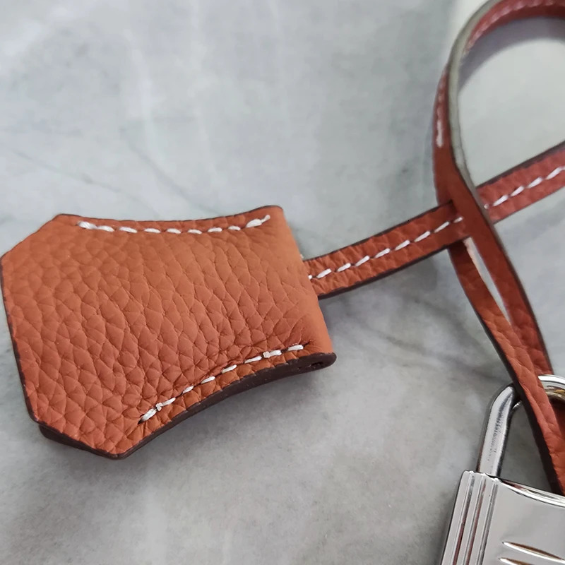 Lock Sewing Handbag Pendant Cow Leather Charm Bagpack Ornament Vintage Car Keychain Hanging Bag Pendant Accessories 260410