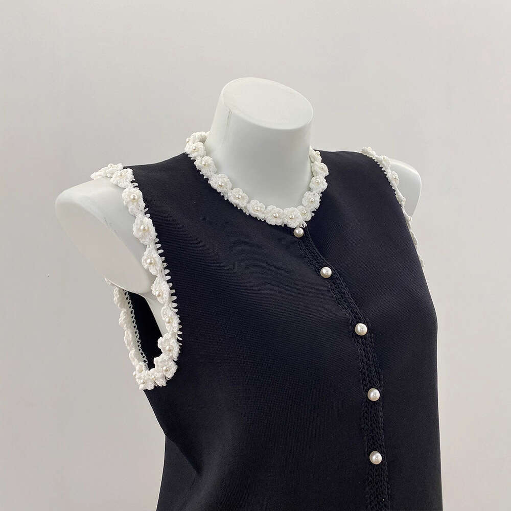New design for spring and summer of 2026, featuring French aurora style with floral crochet vest and k30 contrasting A-line short skirt