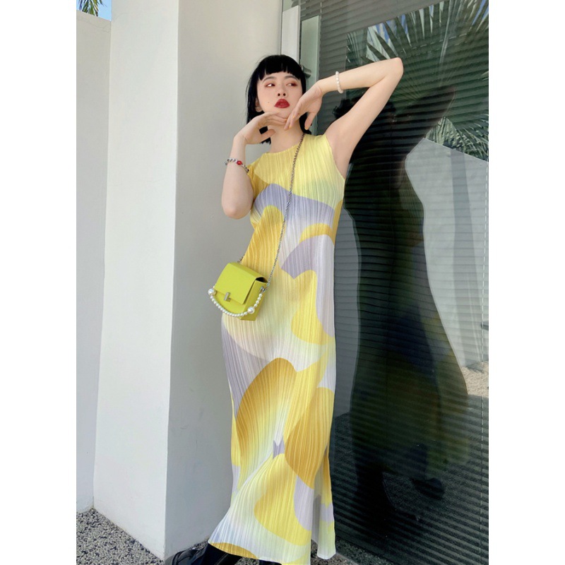 Q0377 Summer New Dress Women's Crew Neck Sleeveless Vest Niche Design Miyake Folds Split Printing