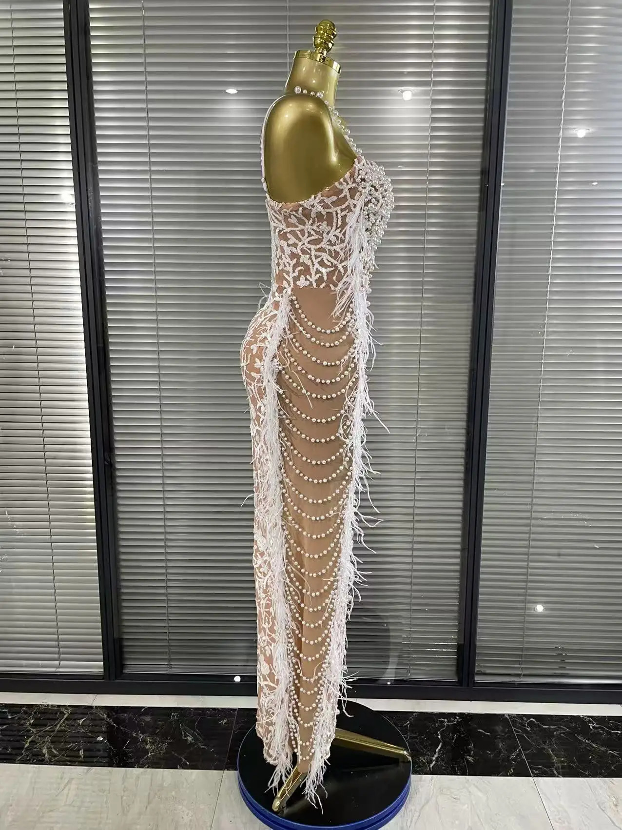 y Women Sleeveless Sexy Strap Square Collar Shinning Beading Feathers Bodycon Long Dress Elegant Evening Party Wear 260409