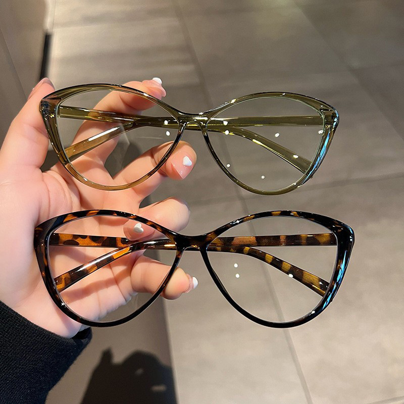 New Designer Style Butterfly-shaped Women's Nearsighted Glasses Non-prescription Anti-blue Light Flat Lenses Ultra-light And Comfortable Eyewear 