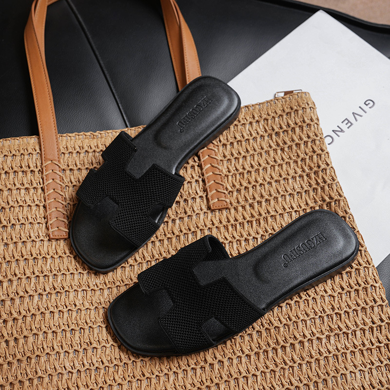 Free shipping Designer Slippers Designer Slip-On House Shoes with Comfortable Cushioning high quality All-match Sophisticated