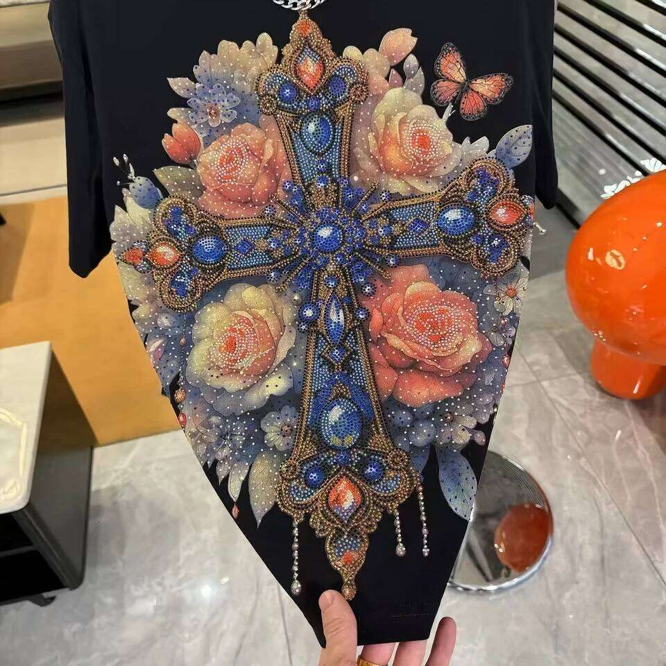 brand Spring New Loose Chic Tees Round Neck Short Sleeve Hot Diamond T Shirts Men s Fashion Versatile Casual Quality Trendy Tops MAKOUFEI