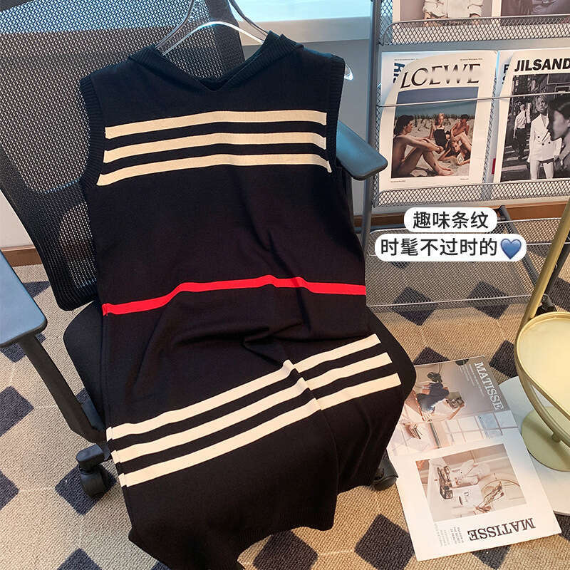 Summer New Hooded Striped Knitted for Women Hong Kong Style Sweet and Loose Fit Slimming Mid Length Dress Wholesale MAKOUFEI