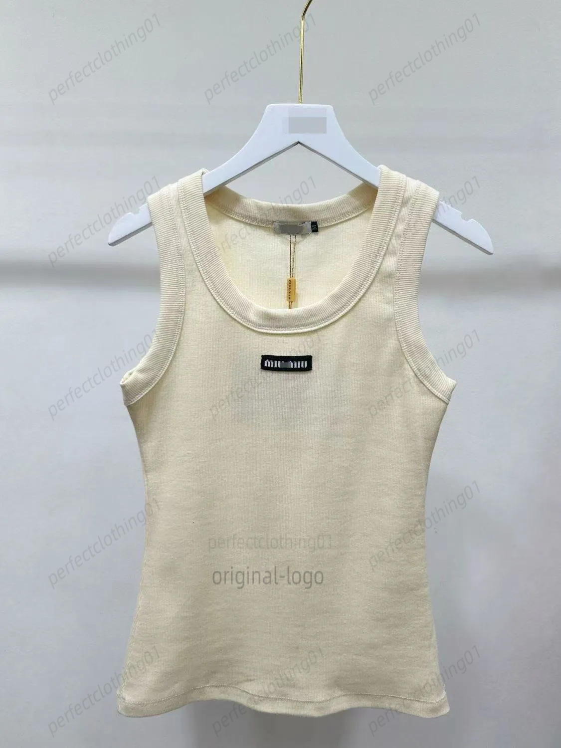 Miu Shirt Women Summer Womens Tank Designer Tanks Muilys Women Clothing Women Shirt Short Tee Embroidery Woman Teeshirts Tshirts Lady Backless Clothing