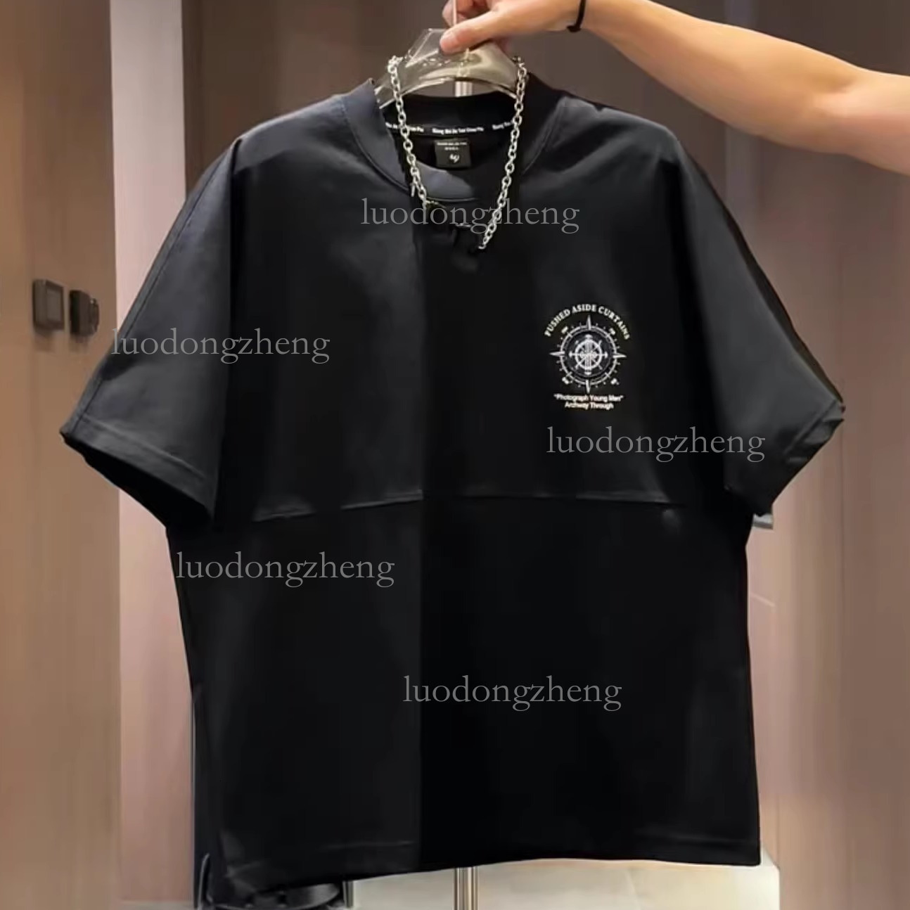 2026 Designer T-shirt Luxury Men's Clothing American Street Retro Trendy Brand Casual Printed Letter Sports Short Sleeved Top Summer Youth Basic 