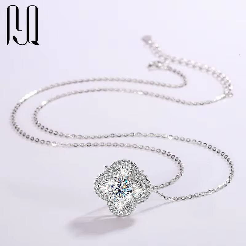 PYQ 1ct Four Leaf Clover D Color VVS Moissanite Necklace With Certificate 925 Silver Four Leaf Clover Moissanite Necklaces