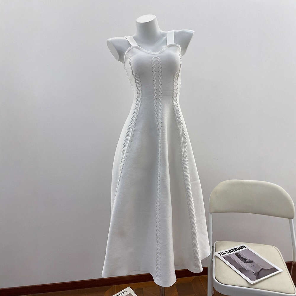 2026 early autumn new designer k30 dark blue and white retro design suspender dress+short sleeved cardigan