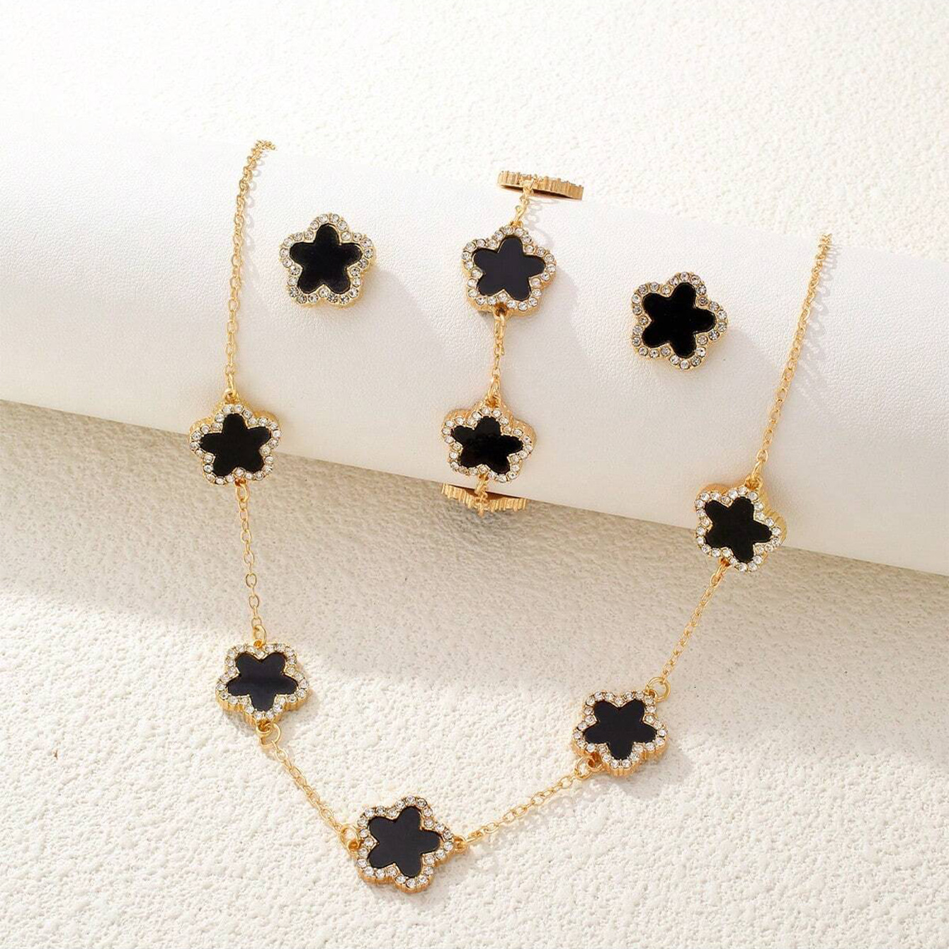 Lucky Five-Petal Flower Jewelry Set Designer Fashion Four-Leaf Clover Necklace Bracelet and Earrings