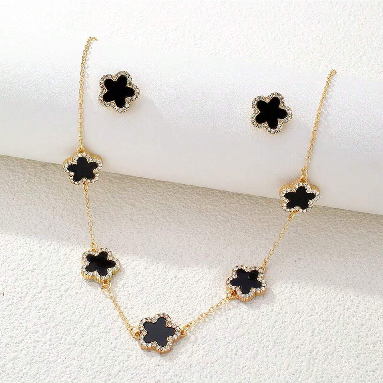 Lucky Five-Petal Flower Jewelry Set Designer Fashion Four-Leaf Clover Necklace Bracelet and Earrings