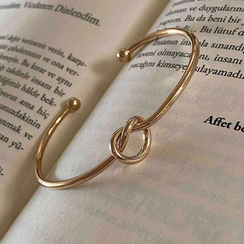 Trendy Open Bracelet Bangles for Women Metal Twist Round Circle Charms Cuff Bangle Simple Golden Silver Color Jewelry Gift 26L0407