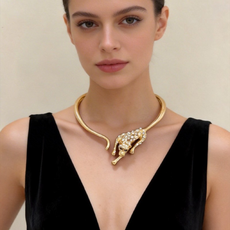 Luxury 18K Gold Color Enamel Leopard Collar Necklace for Women Zircon Diamond Panther Animal Designer Necklace chokers Women Jewelry for wedding gift