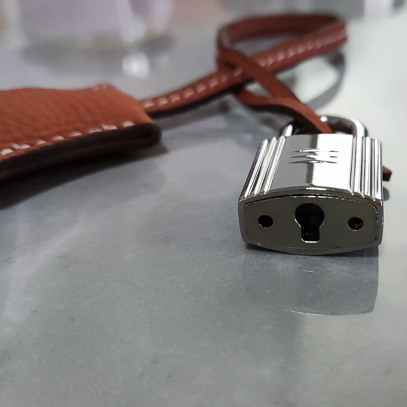 Lock Sewing Handbag Pendant Cow Leather Charm Bagpack Ornament Vintage Car Keychain Hanging Bag Pendant Accessories 260410