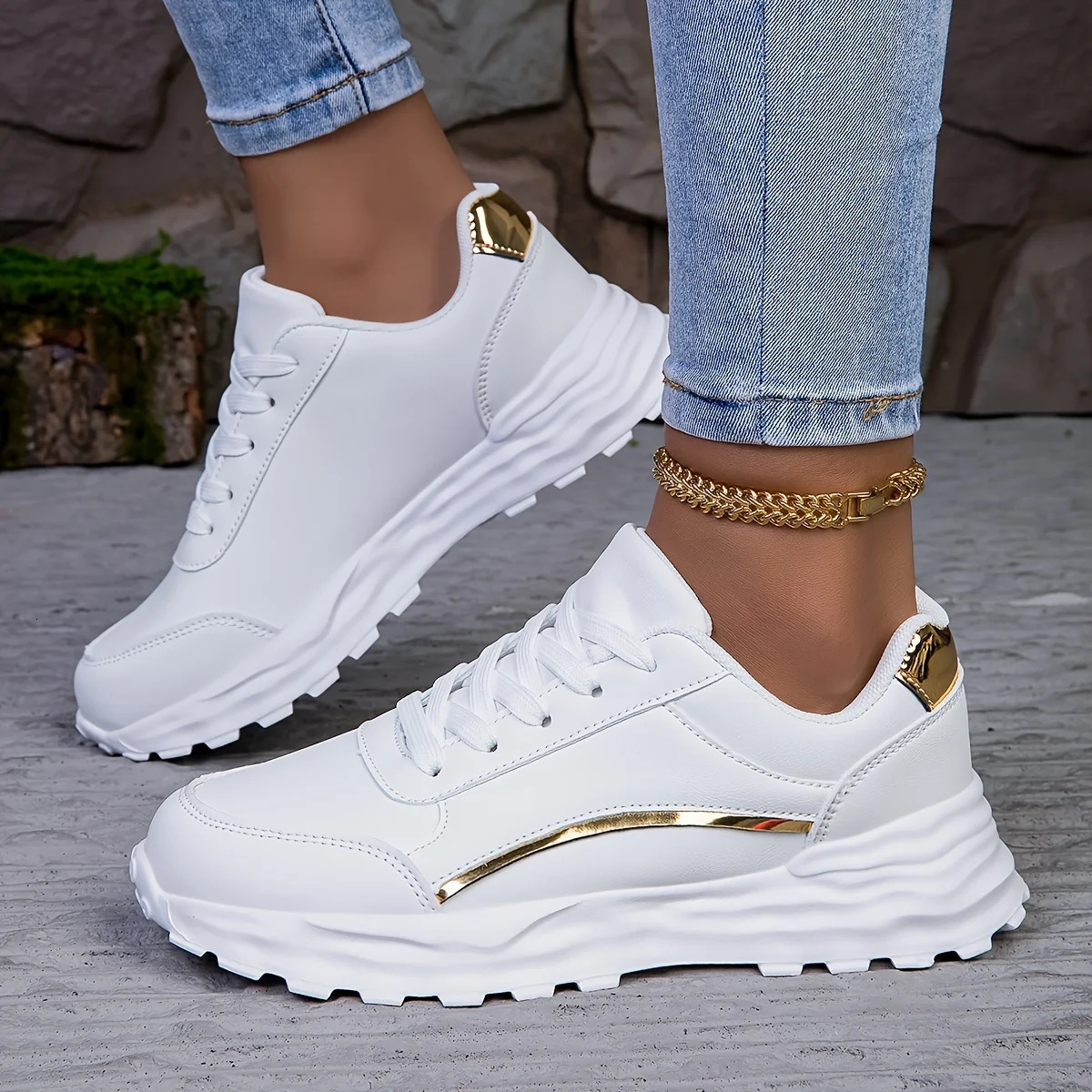 Womens Solid Color Casual Sneaker Lace-up Lightweight Soft Sole Walking Shoes Low-Top Comfortable Training Shoes 260409