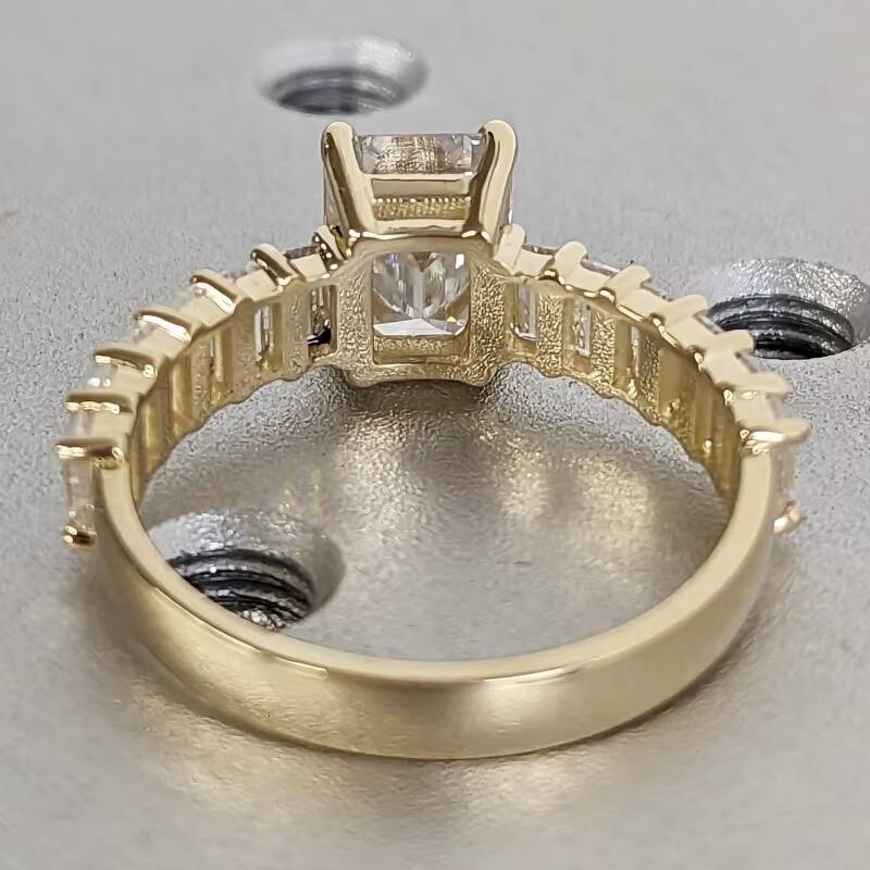 IGI Igi Certified HPHT Lab Grown Emerald Cut Diamond Engagement Ring 14k/18k Solid Gold for Women CVD HPHT Lab Grown Diamond