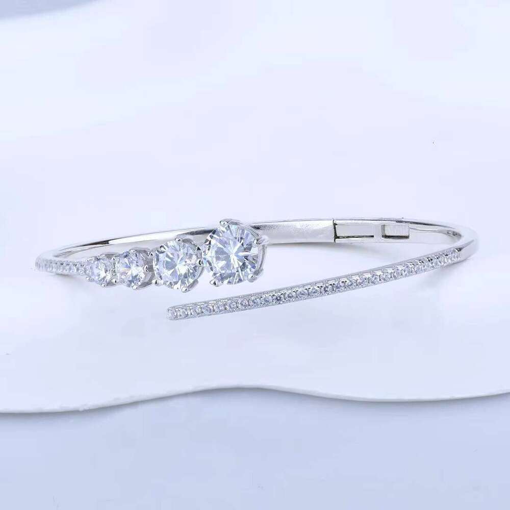 Lerca New Arrival S925 Sterling Silver Moissanite Open Elegant High-Grade Handmade Diamond Bracelet for Women