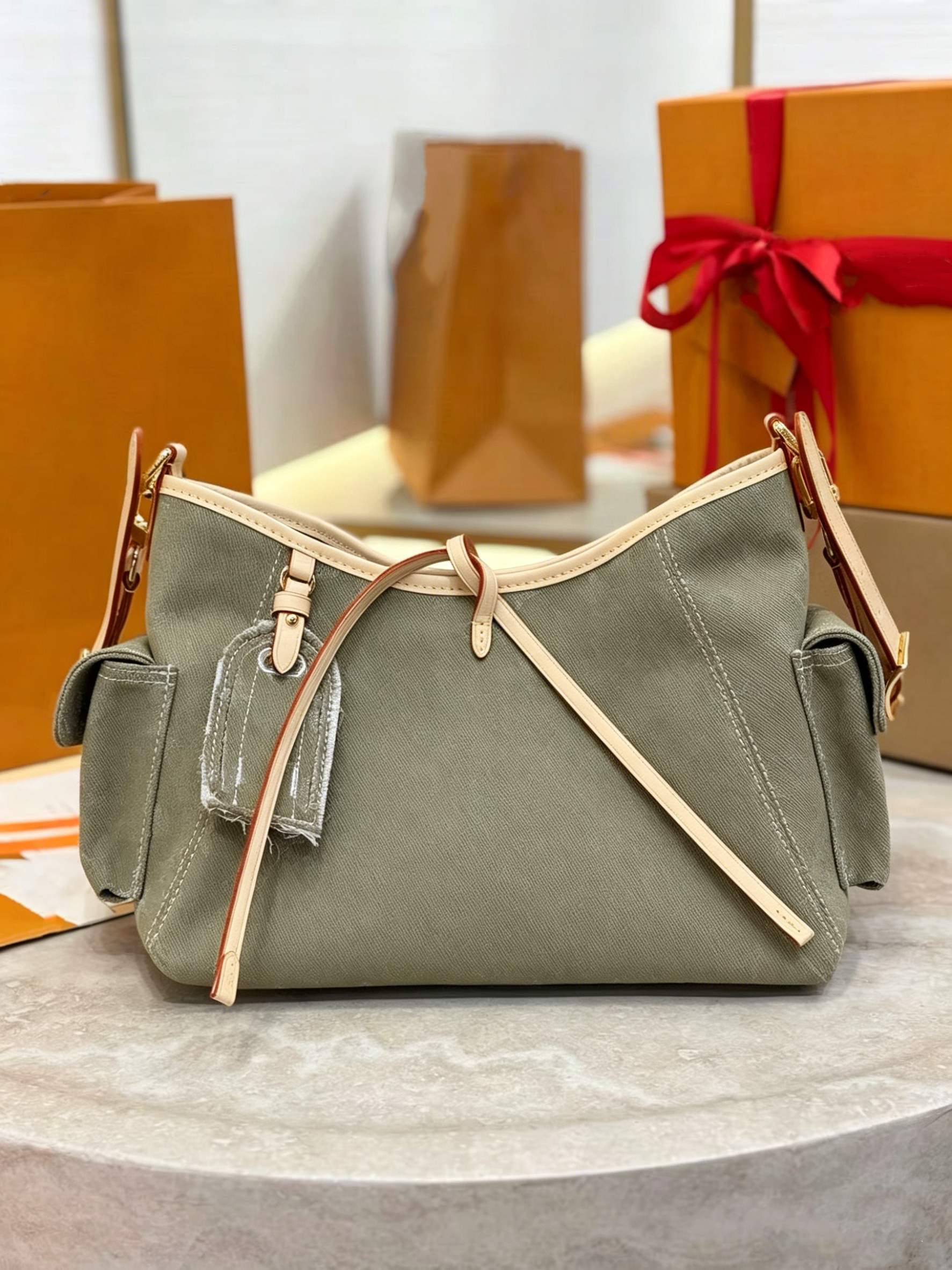 2026 Top Designer 10A High Quality Luxury Classic Handbag Exquisite Casual Crossbody Bag Leather Noble Women's Luxury Brand Shoulder Bag