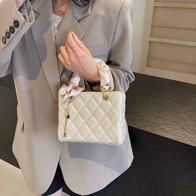 2026 New Quilted Patent Leather Mini Tote Bag Set for Women, Luxury Burgundy Handbag with Scarf & Key Charm, Fashion Crossbody Bag for Daily Use - view 3