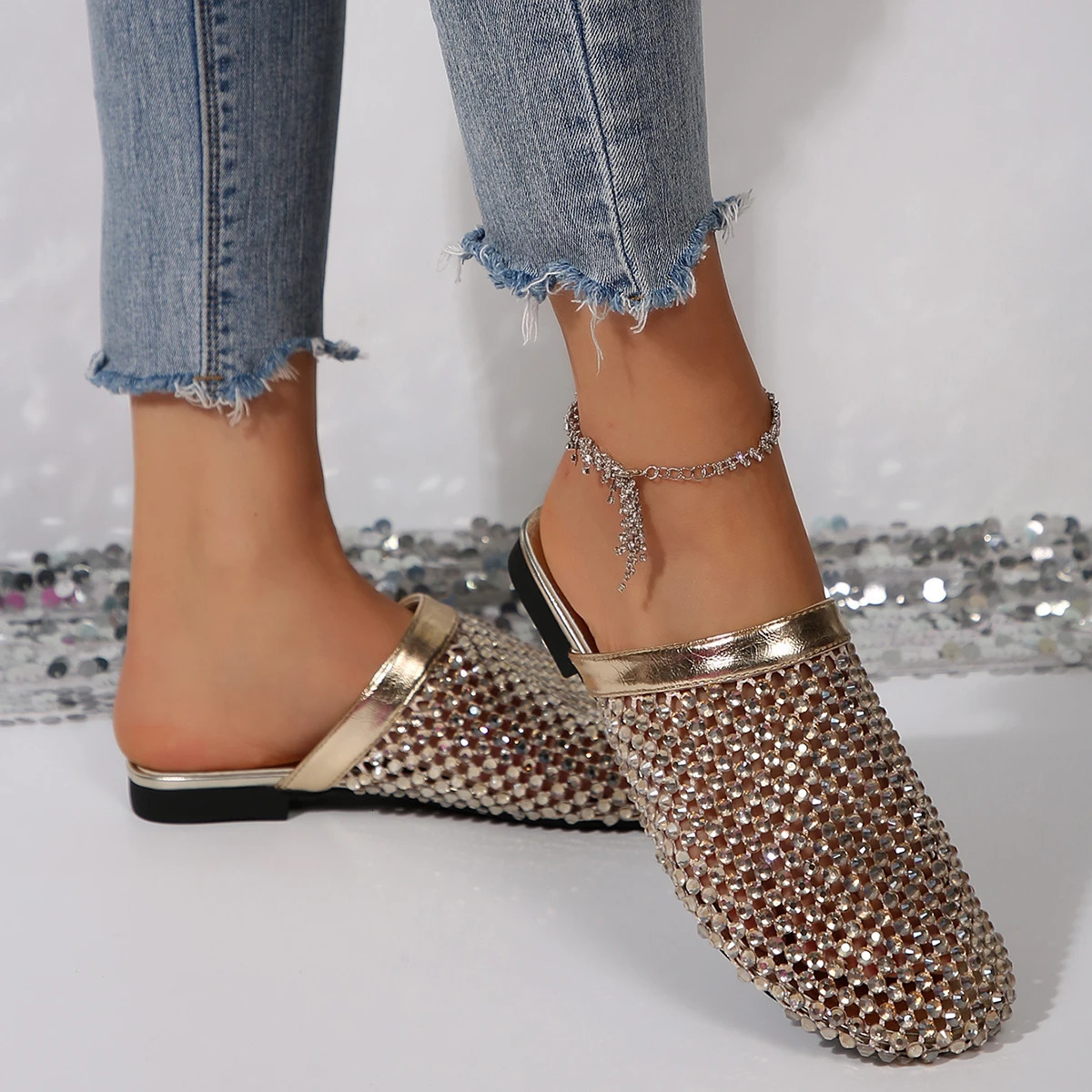 Women Slippers Summer Slippers Lightweight Round Head Shoes Water Diamond Large Flat Sandals Slides Women 260410