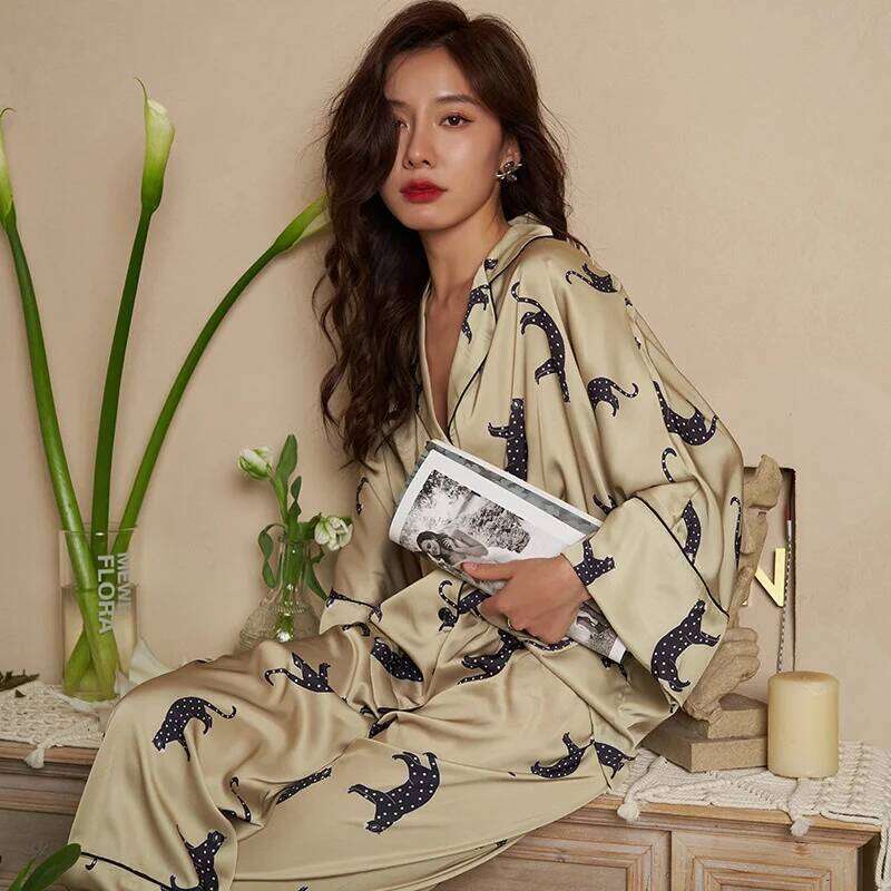 2026 New Arrival Women Fashion Leopard Bat Sleeve Ice Silk Pajamas Simple Casual Loose Thin Satin Sleepwear Night Suit MAKOUFEI