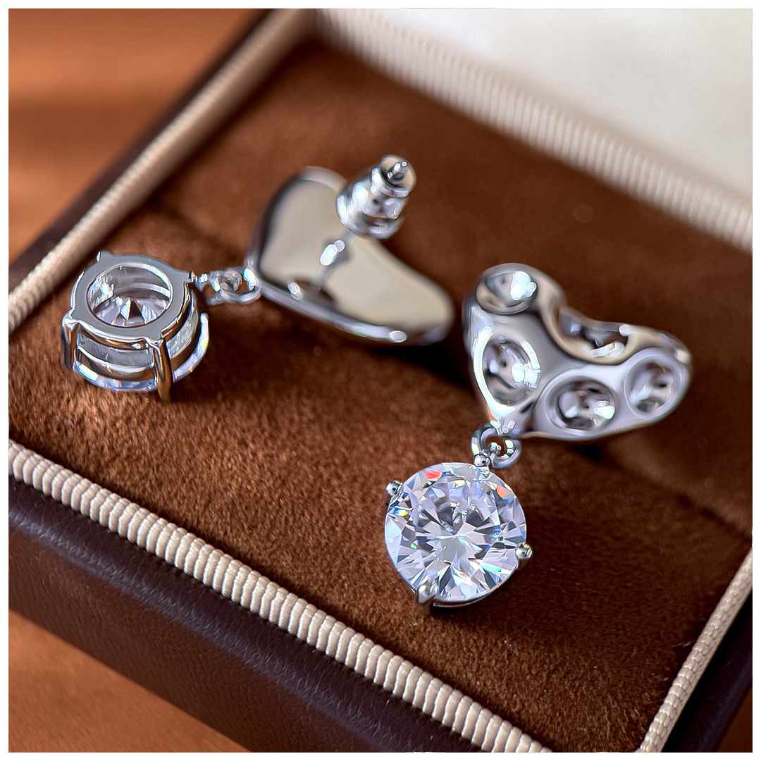 Designer Earrings Designer Earrings Women Irregular Heart Four Claw Large Zircon Round Diamond Earring Luxury Jewlery Designer for Women Elegant Spark