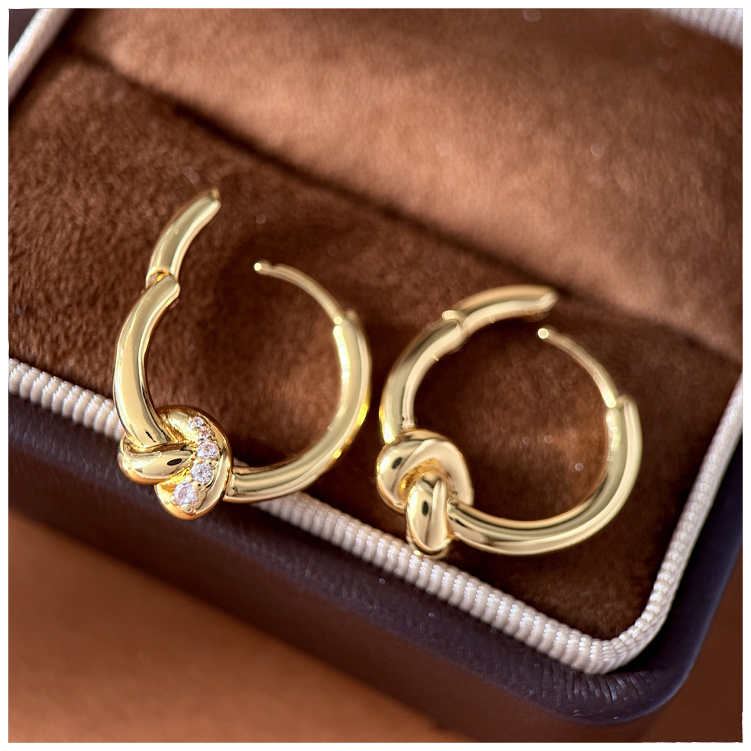 Designer Earrings Designer Earrings Women Knot Pave Earring Hoop Circle Earrings Luxury Jewlery Designer for Women Elegant Sparkling Timeless Premium 