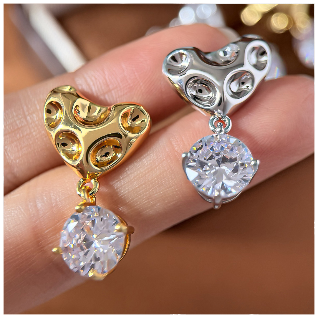 Designer Earrings Designer Earrings Women Irregular Heart Four Claw Large Zircon Round Diamond Earring Luxury Jewlery Designer for Women Elegant Spark