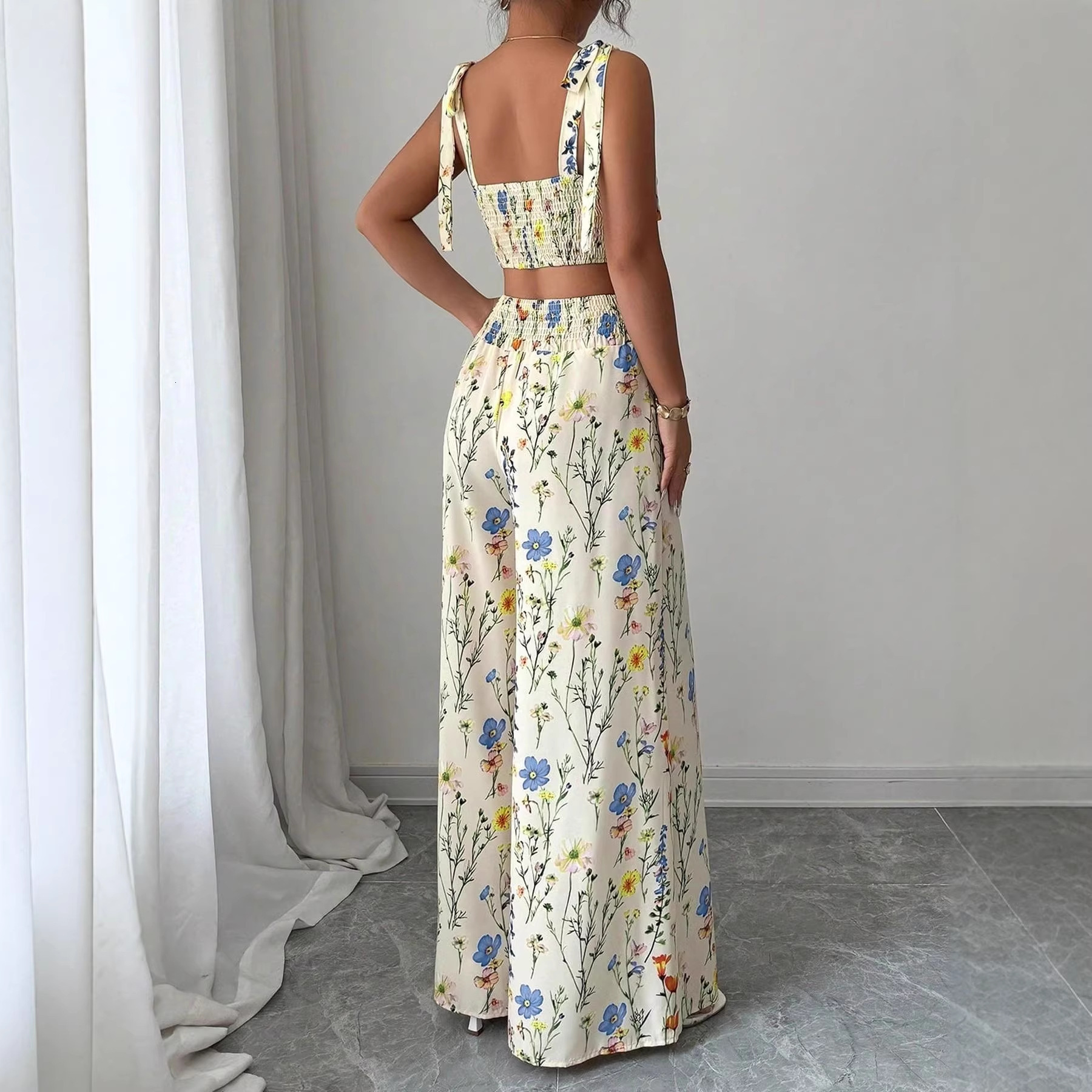 2026 New Designer Luxury Brand Cross Border European And American Printed Vest Women's Elegant Top Women's Fashion Sexy Set Wholesale