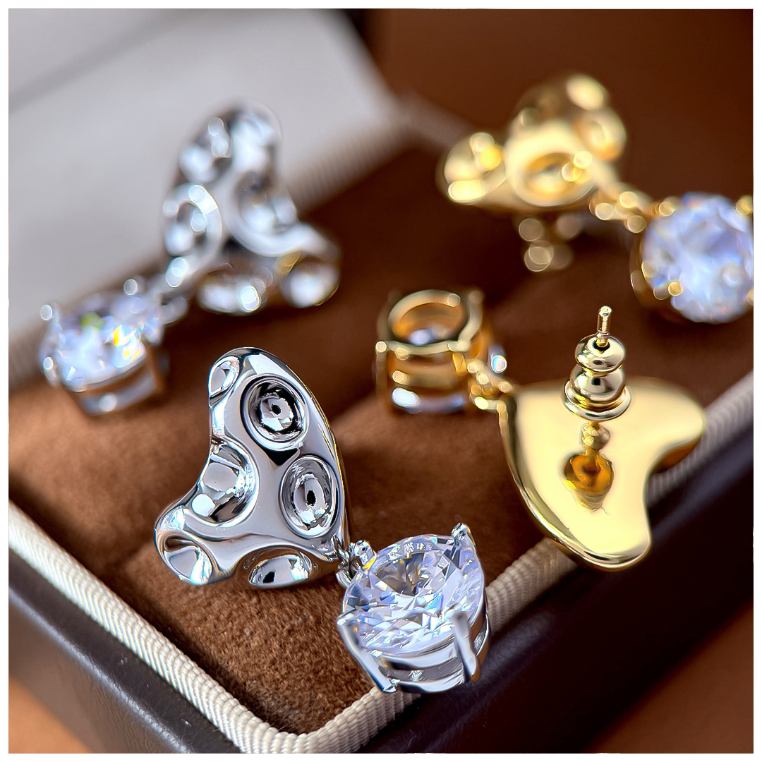 Designer Earrings Designer Earrings Women Irregular Heart Four Claw Large Zircon Round Diamond Earring Luxury Jewlery Designer for Women Elegant Spark