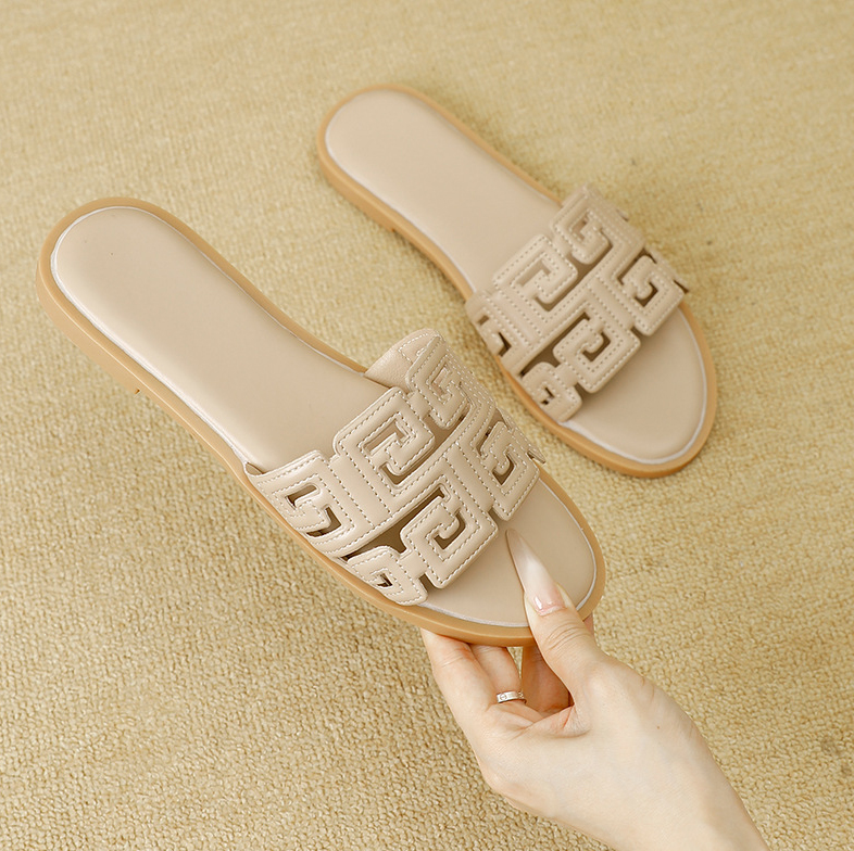 HZGUSIFU Free shipping designer shoes Women's Slippers 2026 New Summer Fashion Versatile Flat Sandals for Beach Travel and Casual Relaxing white
