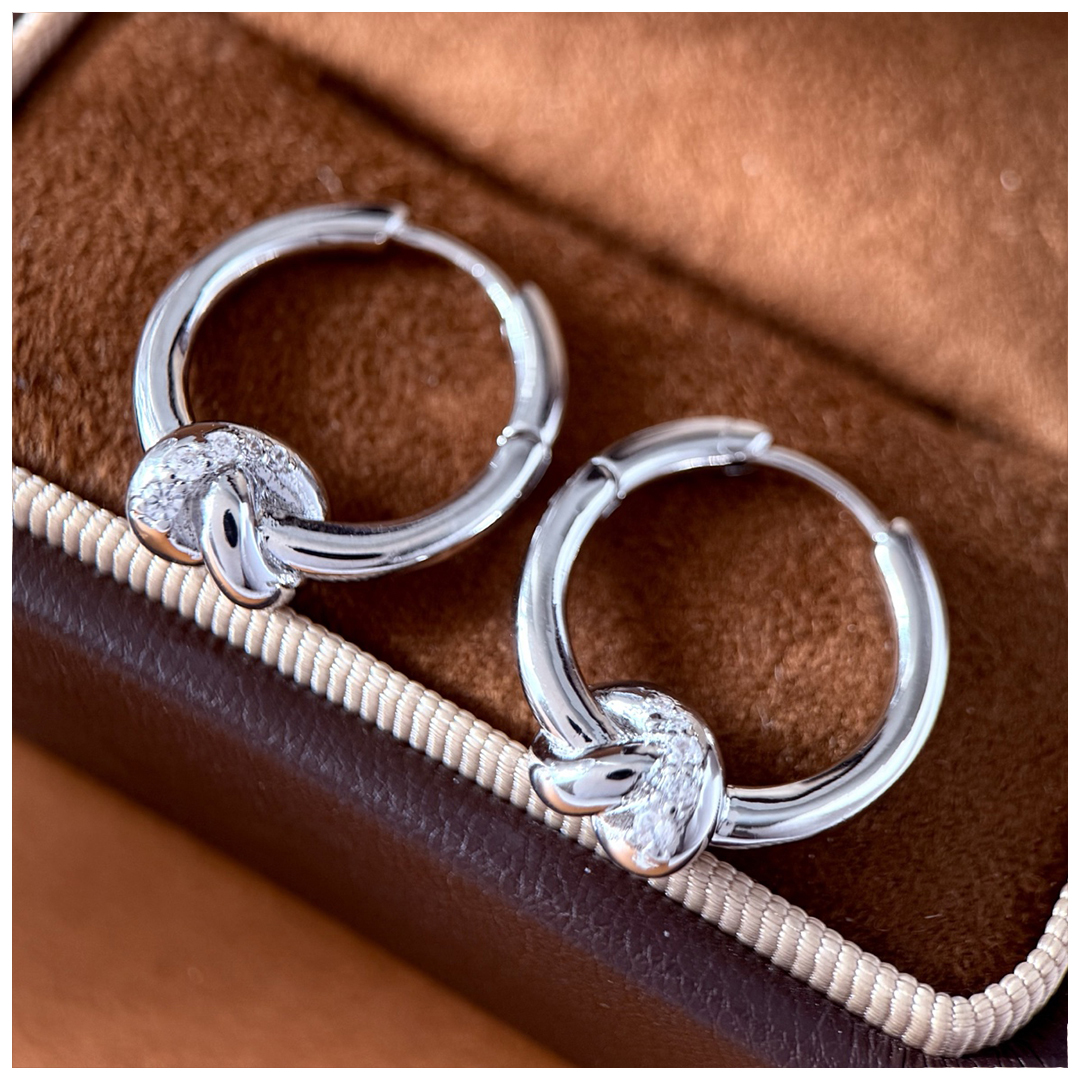 Designer Earrings Designer Earrings Women Knot Pave Earring Hoop Circle Earrings Luxury Jewlery Designer for Women Elegant Sparkling Timeless Premium 