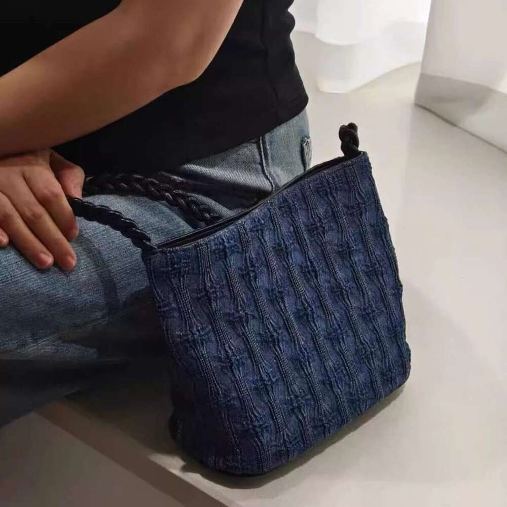 Totebag Shoulder ROSE NOIRE Vintage Ruched Denim Bucket Niche Design Casual Simple Shoulder Underarm Bag Versatile Commuter Handbag