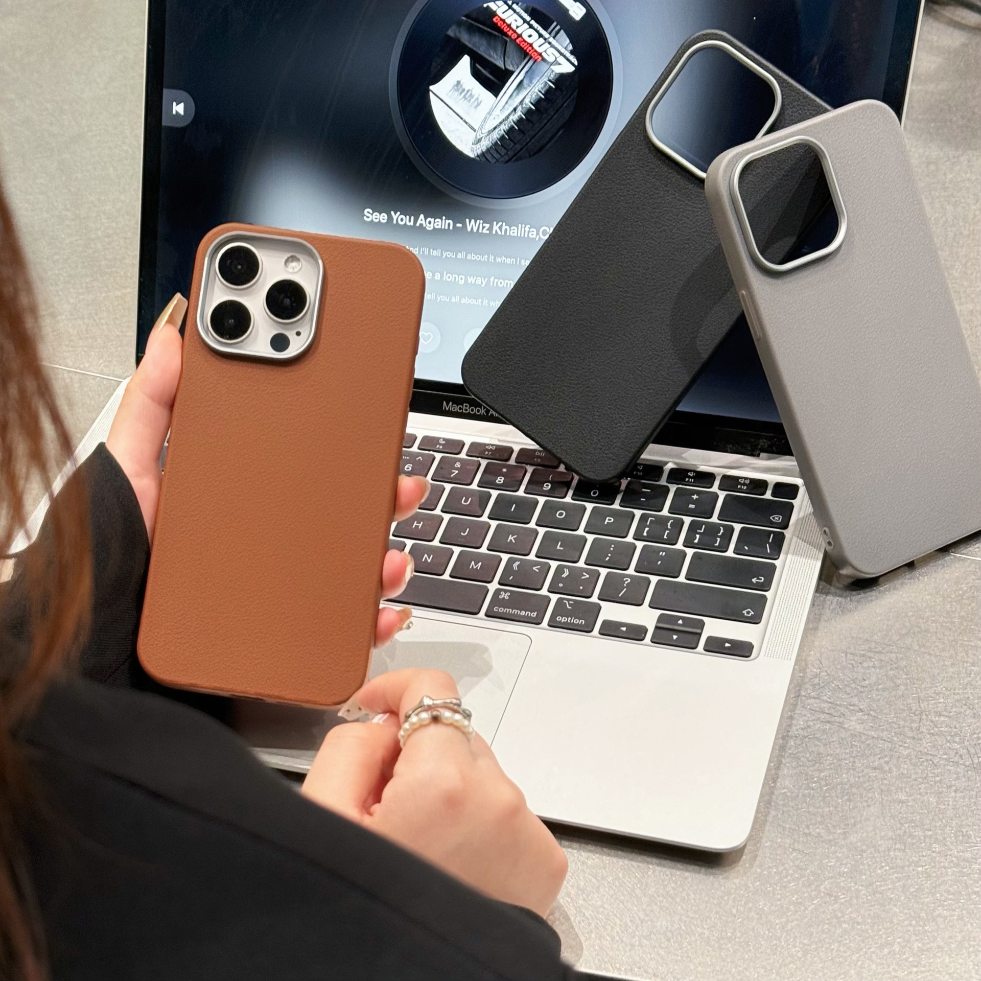 High-end lychee pattern phone case suitable for Apple 16 Pro Max, iPhone 15, solid color 14, electroplated 13, premium feel 12