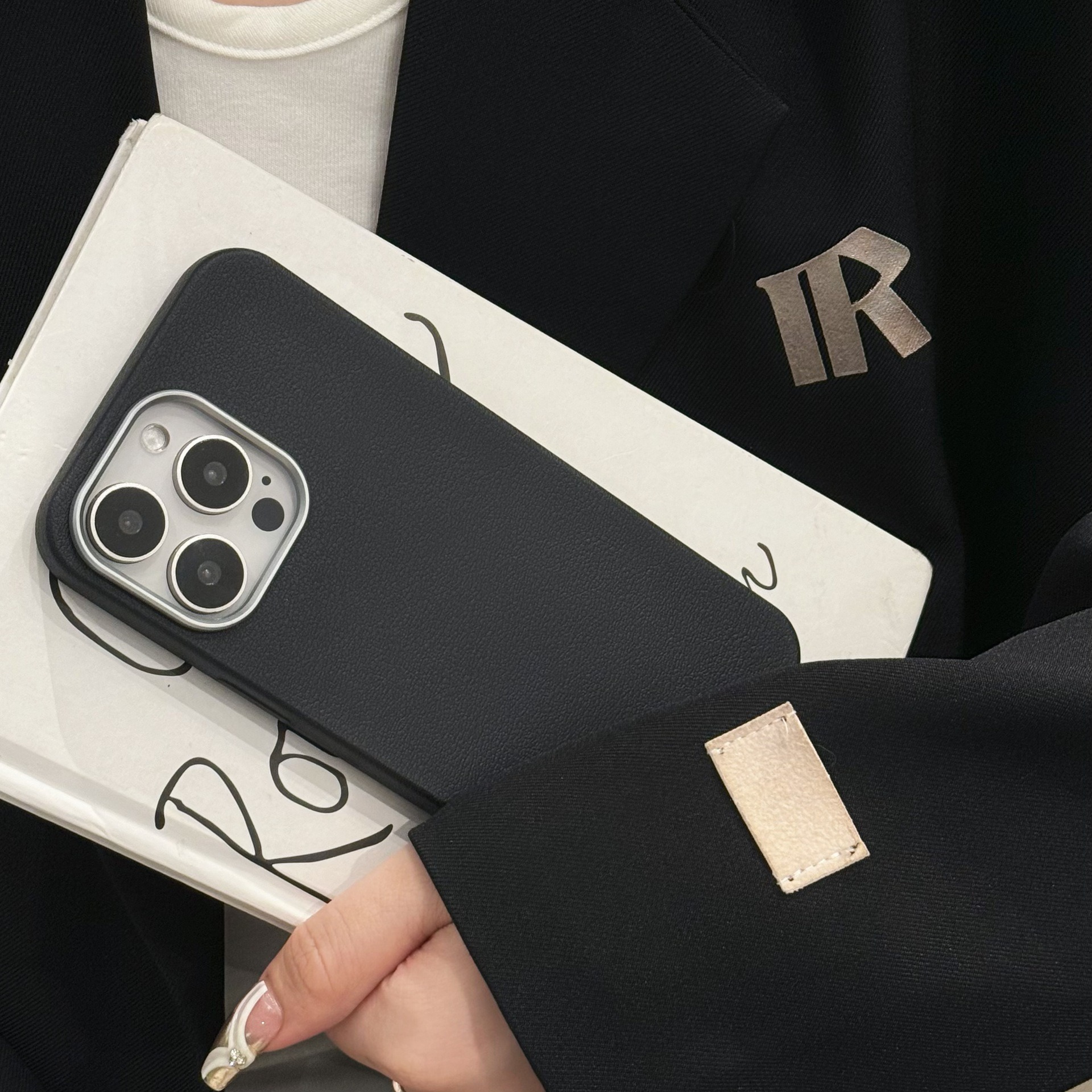 High-end lychee pattern phone case suitable for Apple 16 Pro Max, iPhone 15, solid color 14, electroplated 13, premium feel 12