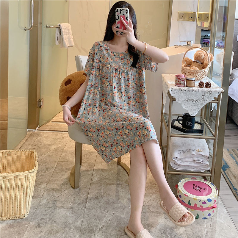 B1569-Trendsetting Garment Set by Designers: Luxe Texture Appeal | Model #B1046