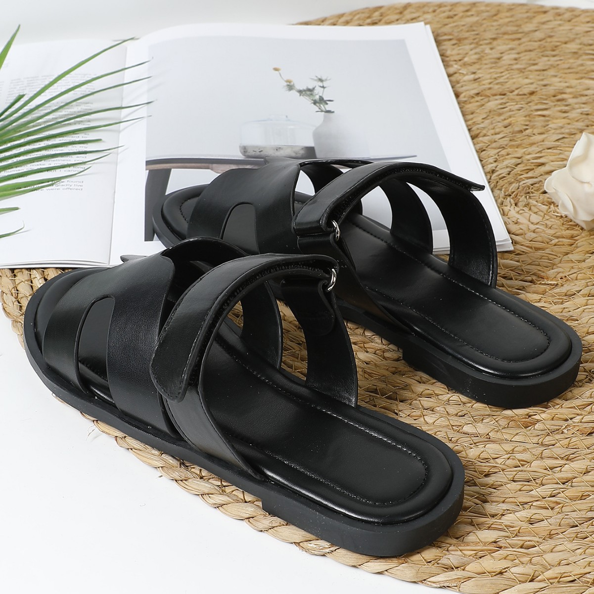 Free shipping designer shoes Women's Slippers 2026 New Summer Fashion Versatile Flat Sandals for Beach Travel and Casual Flexible black