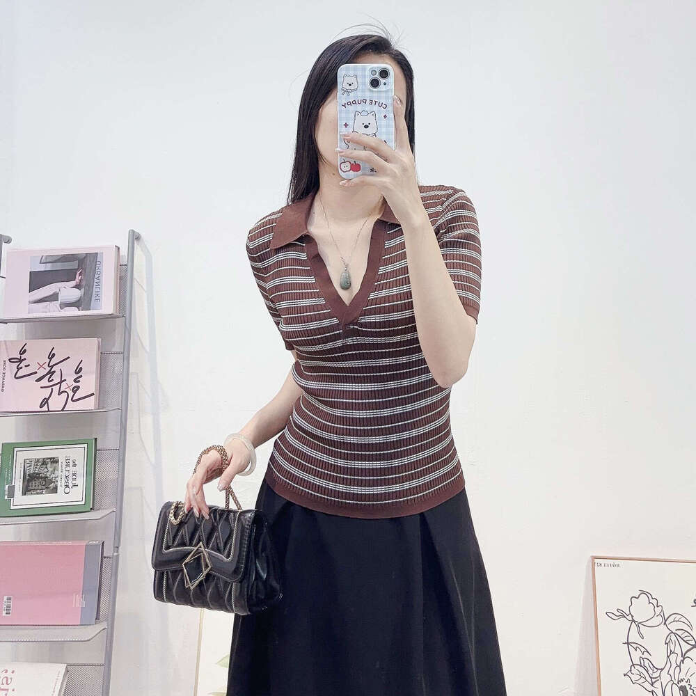 2026 k30 Summer Designer Women's Casual V-neck Striped Hoodie French Short sleeved Knitted Shirt Slim Elegant T-shirt