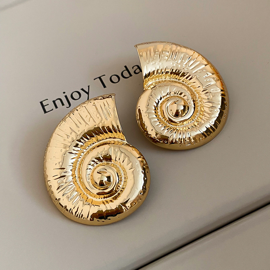 European American cross-border popular conch metal niche style, unique and exaggerated fashion earrings, versatile ear accessories wholesale - view 6