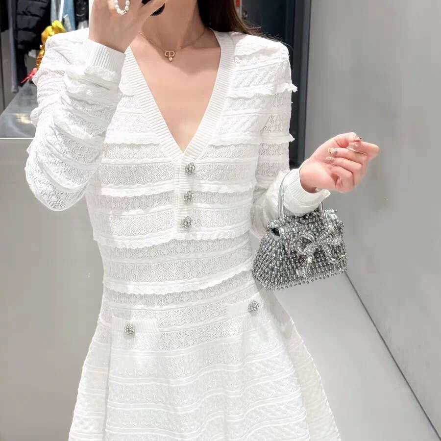 2026 Spring/Summer Designer Women's Hollow Fold V-neck Long Sleeve French Slimming Straight Shoulder k30 Knitted Dress