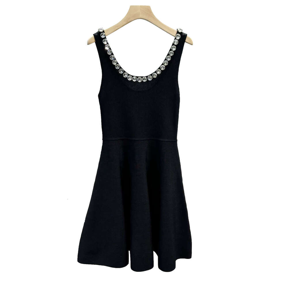 Designer's high-end French social style rhinestone decoration k30 knitted sleeveless waistband waist cinched tea party small black dress
