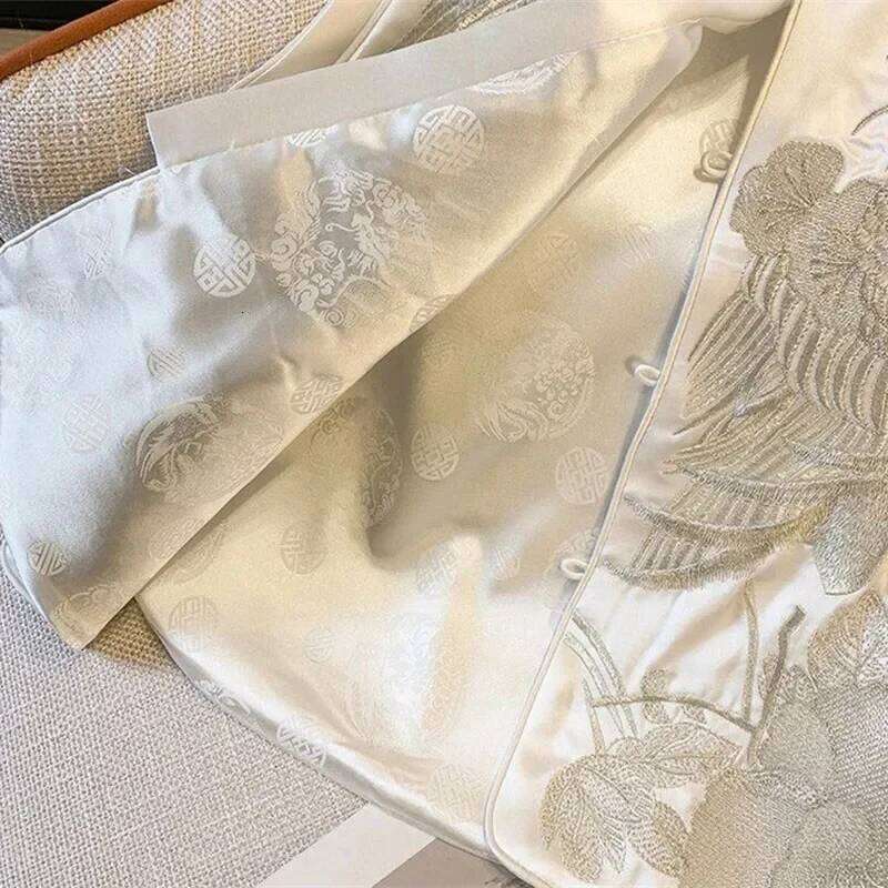 Vintage Chinese Style Coat Buckle Embroidered Vest Women s Spring National Fashion Waistcoat Jacket Sleeveless Tops Female MAKOUFEI