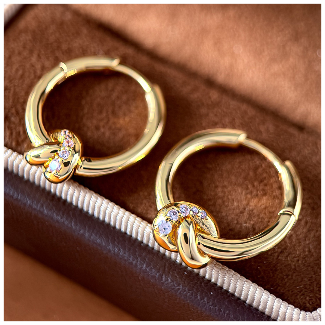 Designer Earrings Designer Earrings Women Knot Pave Earring Hoop Circle Earrings Luxury Jewlery Designer for Women Elegant Sparkling Timeless Premium 