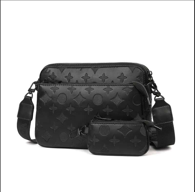 2026 New Designer Shoulder Bags Man Messenger Bag Crossbody Purse Travel Outdoor Packs Male Luxurys bags Casual Cross Body book bag Men Fashion black 10A