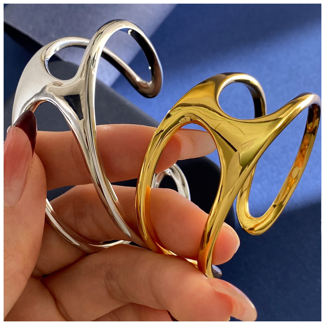 Designer Bracelet Bracelet for Women Double Line Hollow Pig Nose C Shape Open Bangle Minimalist Polished Bangles Luxury Jewlery Designer for Women Ele