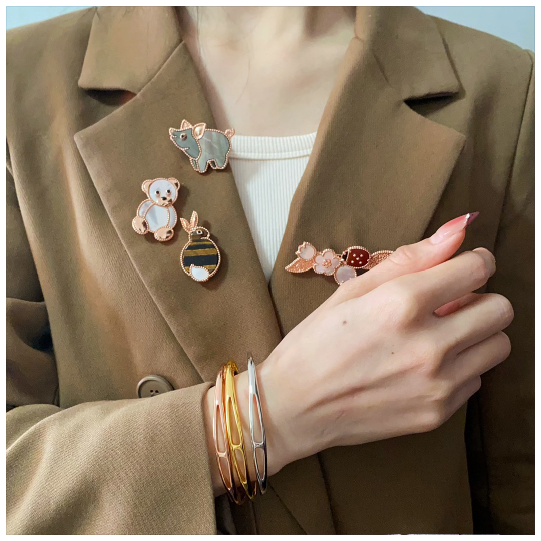 Designer Bracelet Bracelet for Women Pig Nose Minimalist Fashion Bangle Geometric Hollow C Shape Open Bangles Luxury Jewlery Designer for Women Elegan