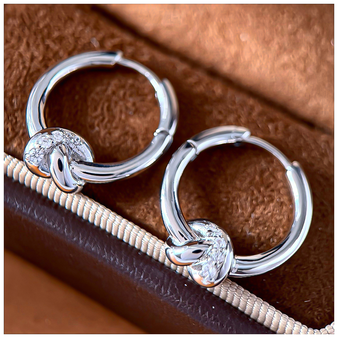 Designer Earrings Designer Earrings Women Knot Pave Earring Hoop Circle Earrings Luxury Jewlery Designer for Women Elegant Sparkling Timeless Premium