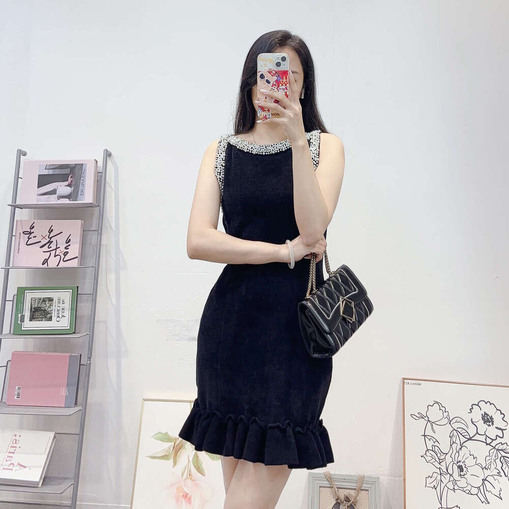 Designer's high-end exquisite beaded French social long dress for women, sleeveless k30 velvet knitted belt mini dress