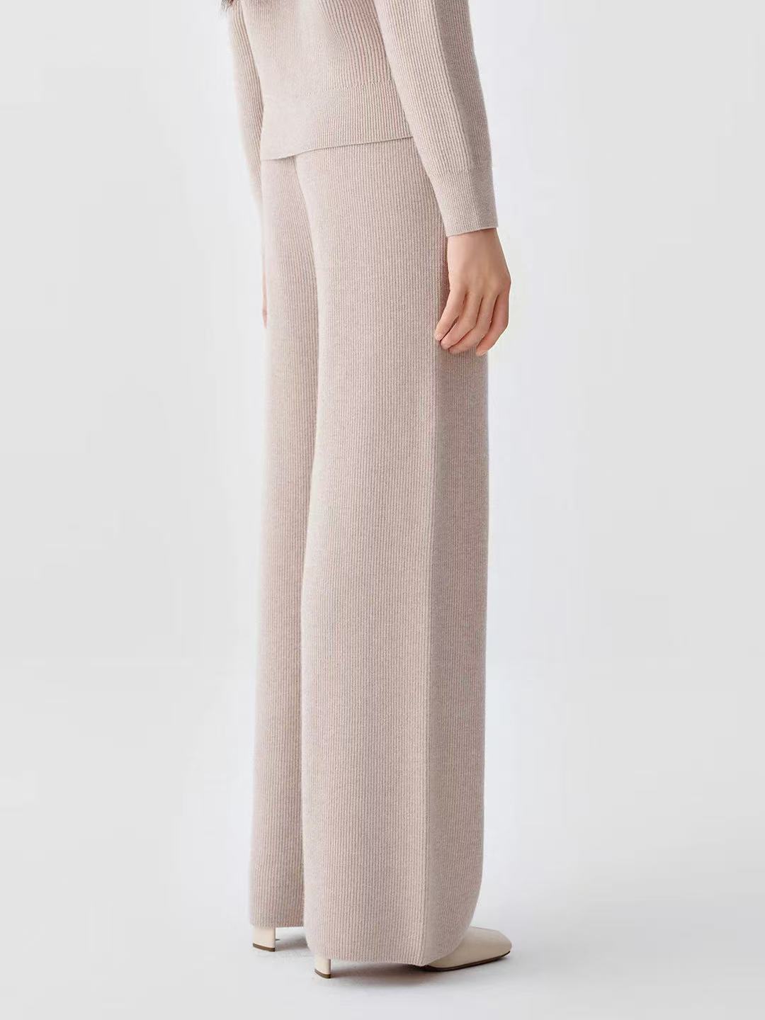 Size-S Quietly Stylish Women's Lightweight Wool Trousers Contemporary Colorful Athletic Wear