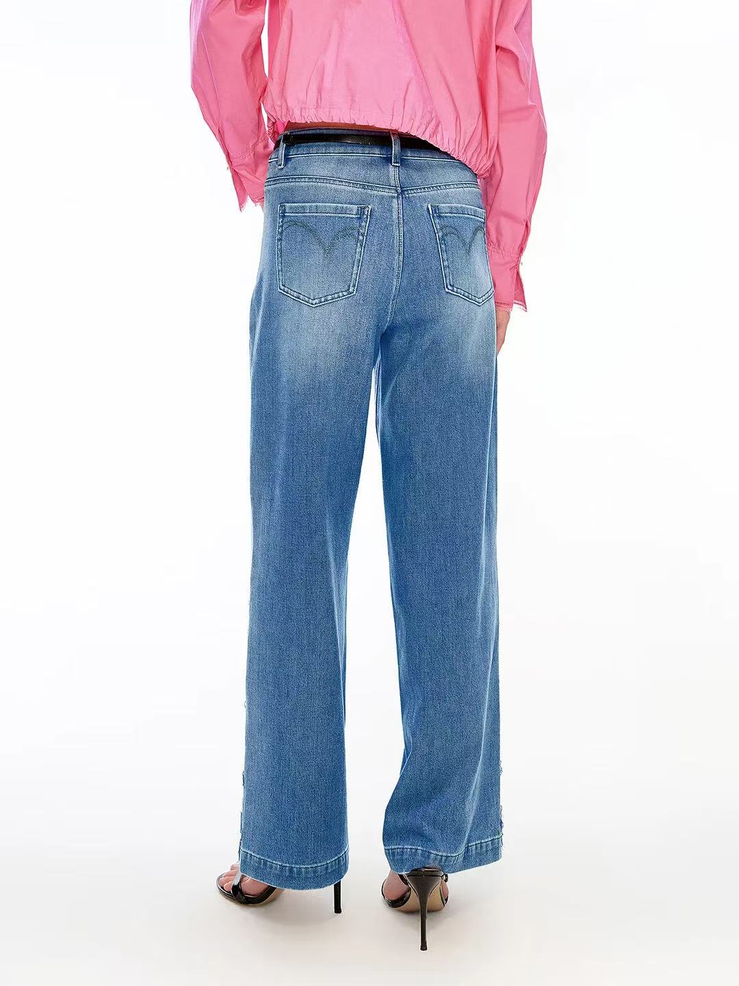 Chic Plus Size Fashionable Elastic Waist Trousers for Her Featuring Delicate Flowers and Shimmering Beads